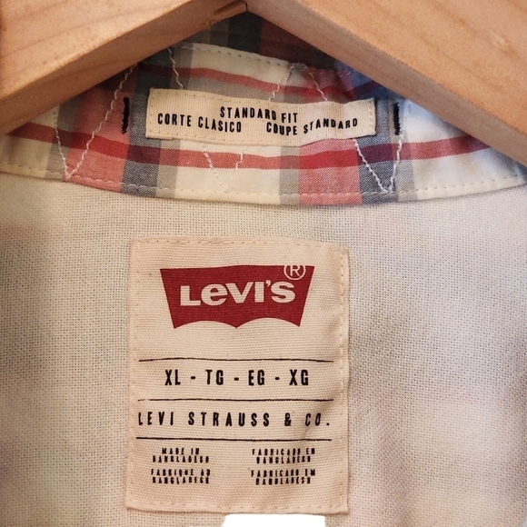 Levi's standard fit blue red  white button-down men's short-sleeve dress shirt - Picture 5 of 11